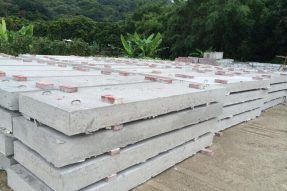 鋼筋混凝土蓋板模具澆筑水泥蓋板時應(yīng)使用哪種級別的鋼筋？